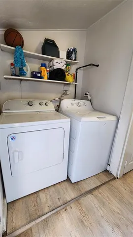 $1,400 | 145 North Kealy Avenue, Unit 1, Lewisville, TX 75057