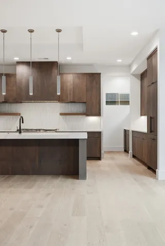 $12,000 | 3718 West End Avenue, Unit 5, Nashville, TN 37205