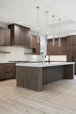 $12,000 | 3718 West End Avenue, Unit 5, Nashville, TN 37205