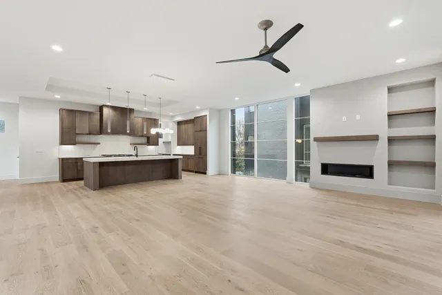 $12,000 | 3718 West End Avenue, Unit 5, Nashville, TN 37205