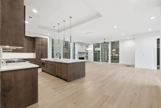 $12,000 | 3718 West End Avenue, Unit 5, Nashville, TN 37205