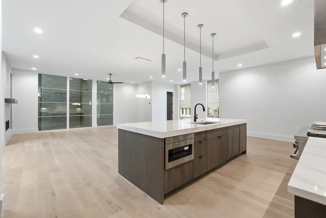 $12,000 | 3718 West End Avenue, Unit 5, Nashville, TN 37205