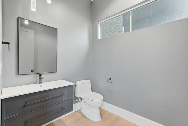 $12,000 | 3718 West End Avenue, Unit 5, Nashville, TN 37205