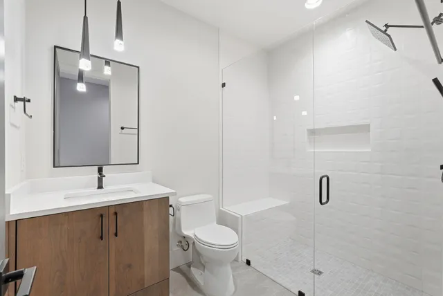 $12,000 | 3718 West End Avenue, Unit 5, Nashville, TN 37205