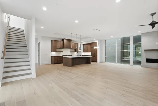 $12,000 | 3718 West End Avenue, Unit 5, Nashville, TN 37205