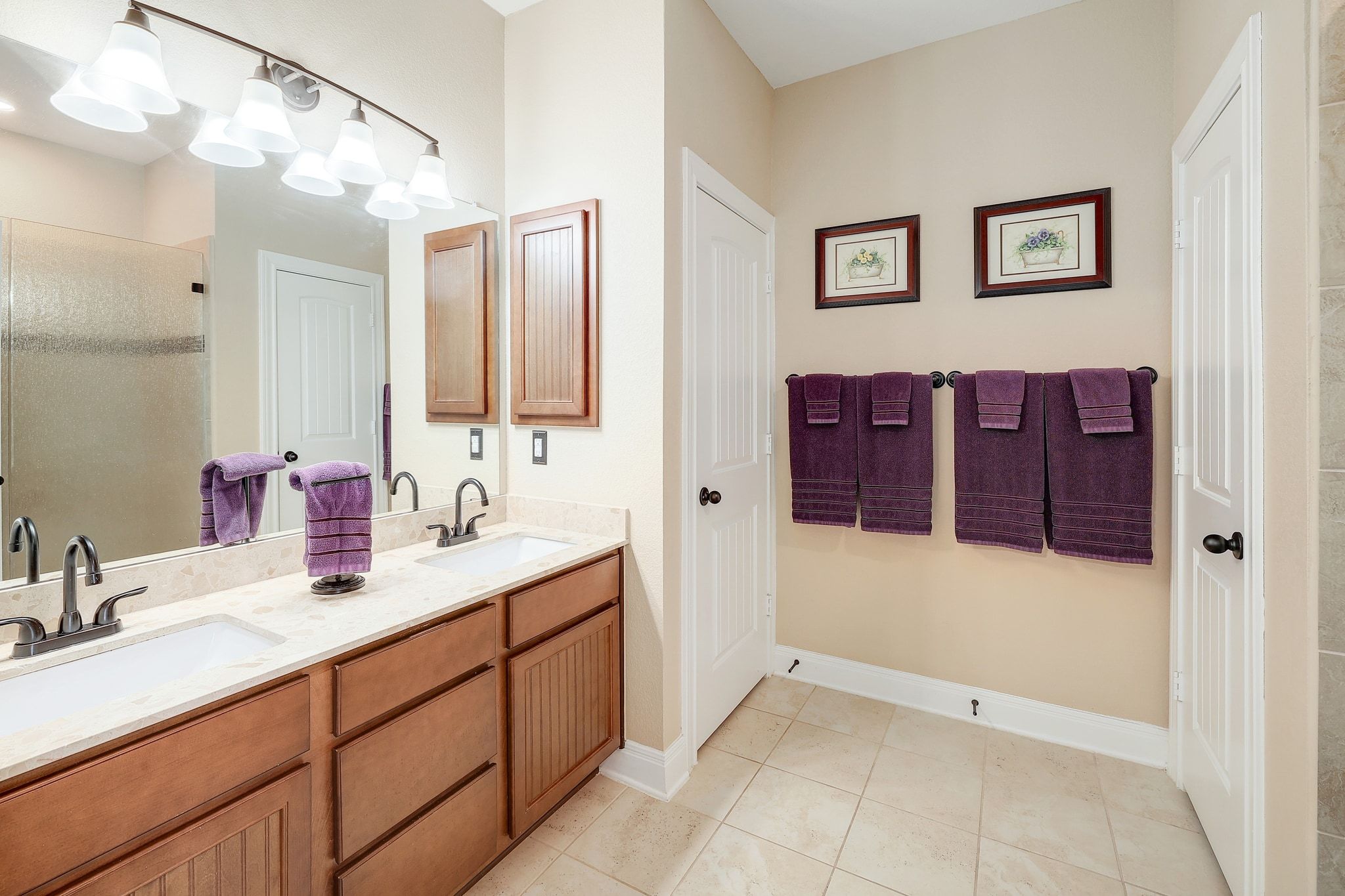 646 Landon Samuel Loop Pflugerville, TX 78660 - Photo 25 of 40 a bathroom with a sink and a mirror