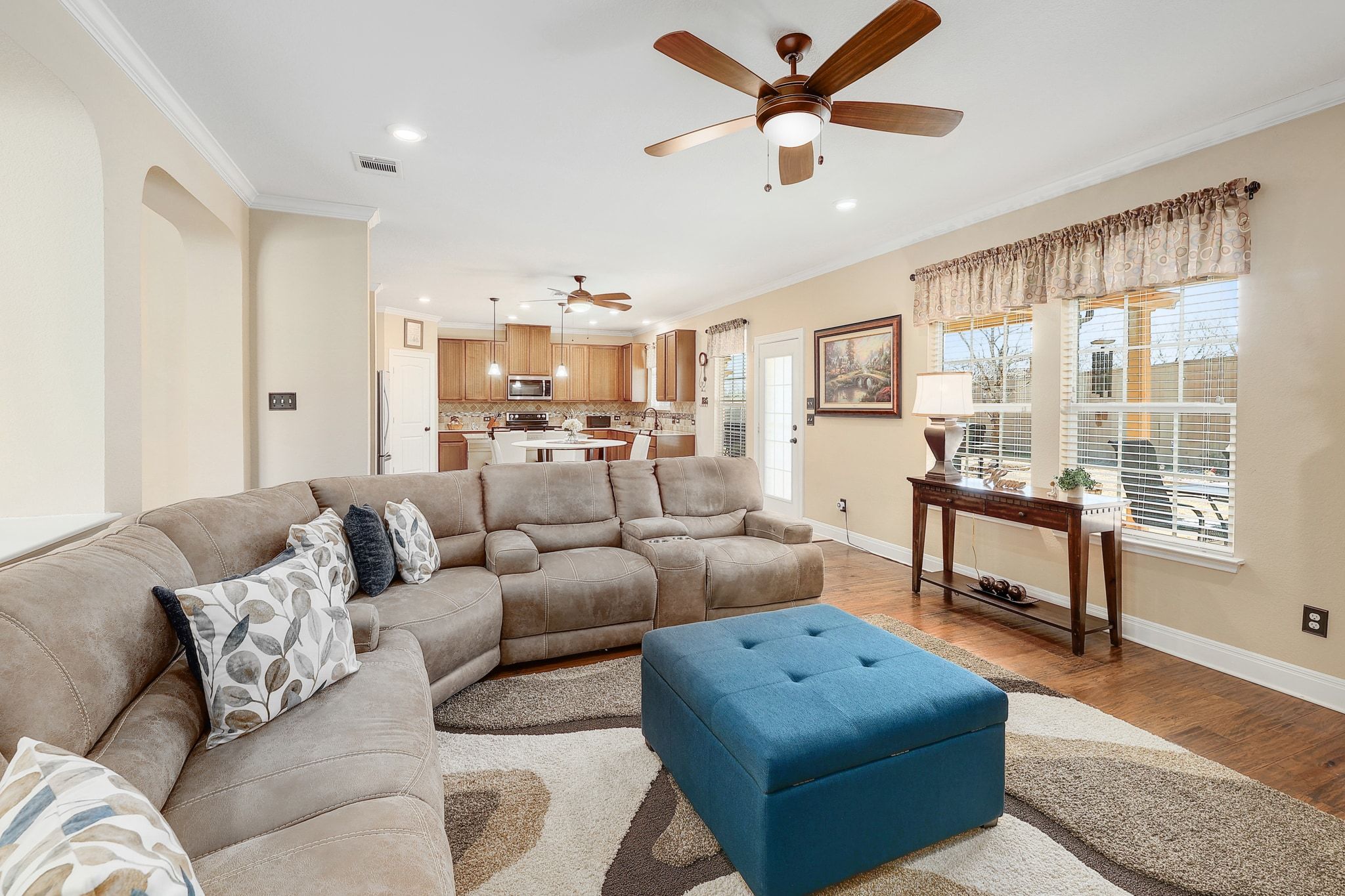 646 Landon Samuel Loop Pflugerville, TX 78660 - Photo 8 of 40 a living room with furniture and a window