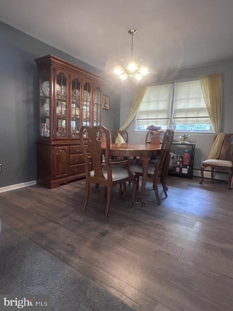 15 Robin Road Southampton, PA 18966 - Photo 4 of 22 Elegant dining space with warm tones.