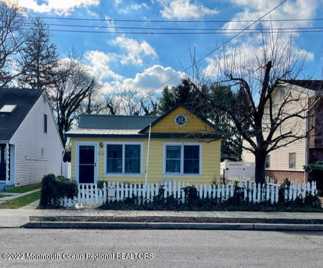 816 Atlantic Avenue, Unit A Point Pleasant, NJ 08742 - Photo 2 of 23 a front view of a house