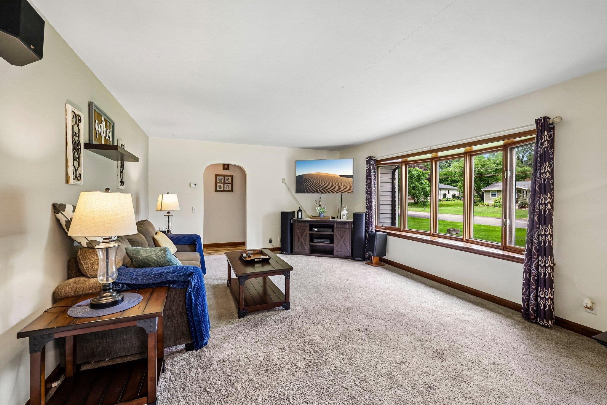 213 East Winnequah Road Madison, WI 53716 - Photo 8 of 47