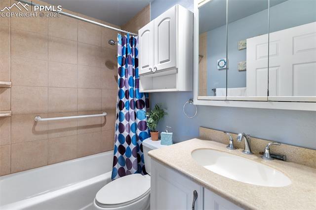 6010 Curtis Road Peyton, CO 80831 - Photo 24 of 42 Hall bath