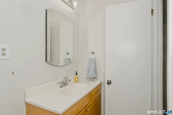 $270,000 | 803 Timber Lane, Unit 803, Canton, CT 06019