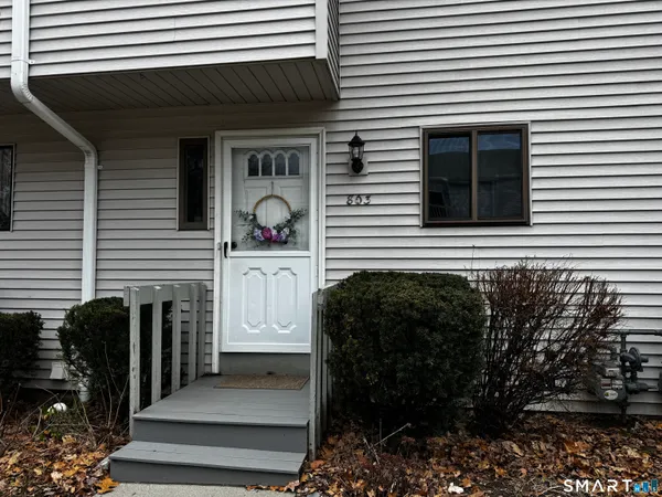 $270,000 | 803 Timber Lane, Unit 803, Canton, CT 06019