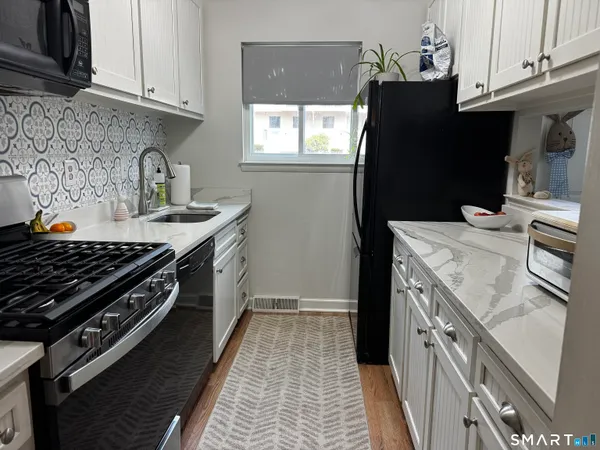 $270,000 | 803 Timber Lane, Unit 803, Canton, CT 06019