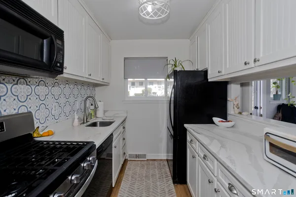 $270,000 | 803 Timber Lane, Unit 803, Canton, CT 06019