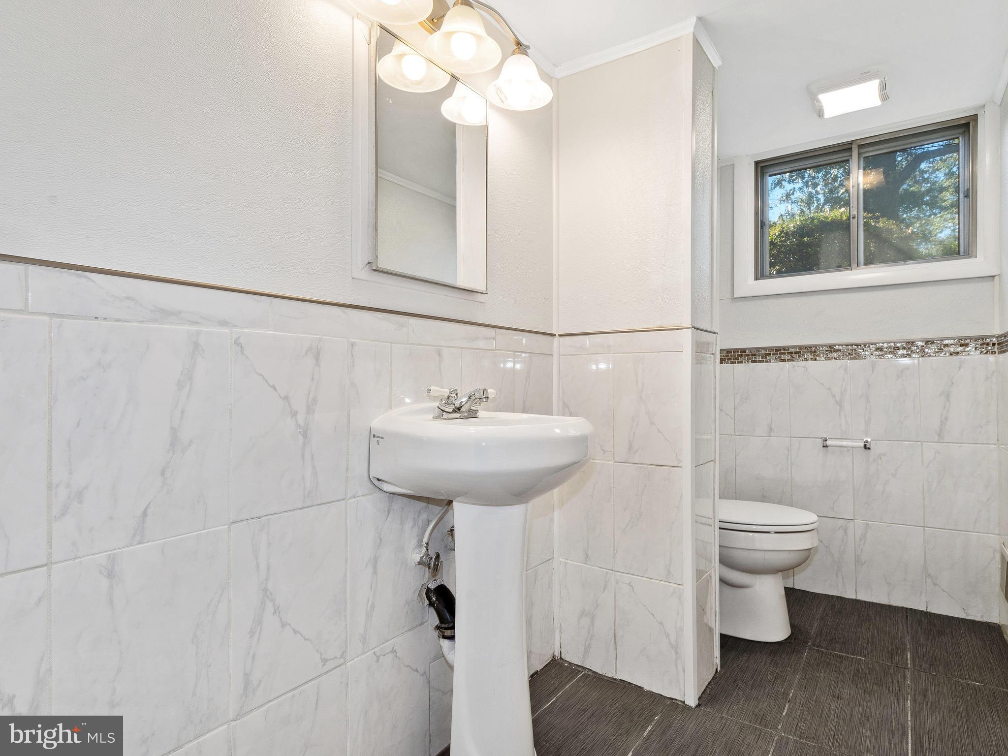12423 Littleton Street Silver Spring, MD 20906 - Photo 24 of 28 Bath