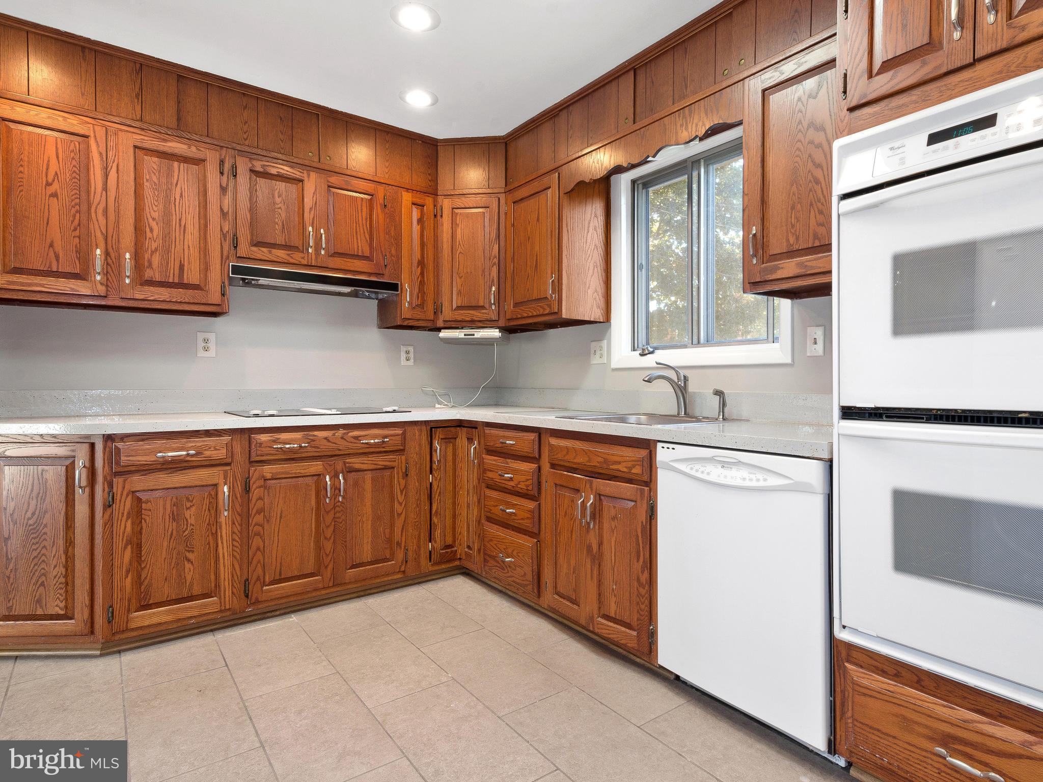 12423 Littleton Street Silver Spring, MD 20906 - Photo 10 of 28 Kitchen