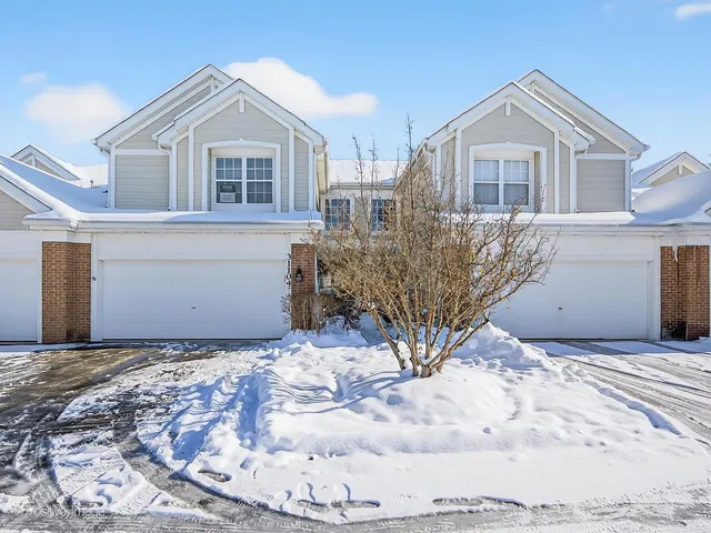 $369,900 | 31104 Carpenter Court, Warrenville, IL 60555
