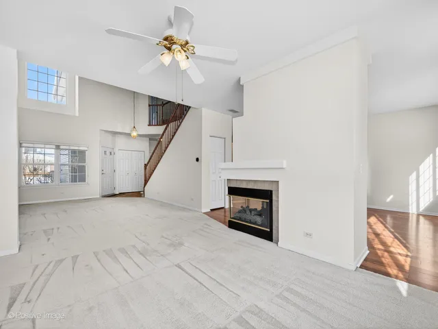 $369,900 | 31104 Carpenter Court, Warrenville, IL 60555