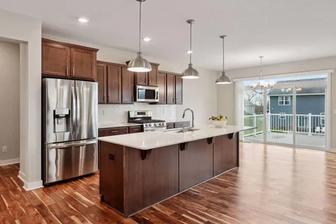 $595,000 | 5743 Meridian Way Northeast, Prior Lake, MN 55372