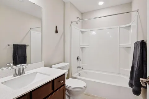 $595,000 | 5743 Meridian Way Northeast, Prior Lake, MN 55372