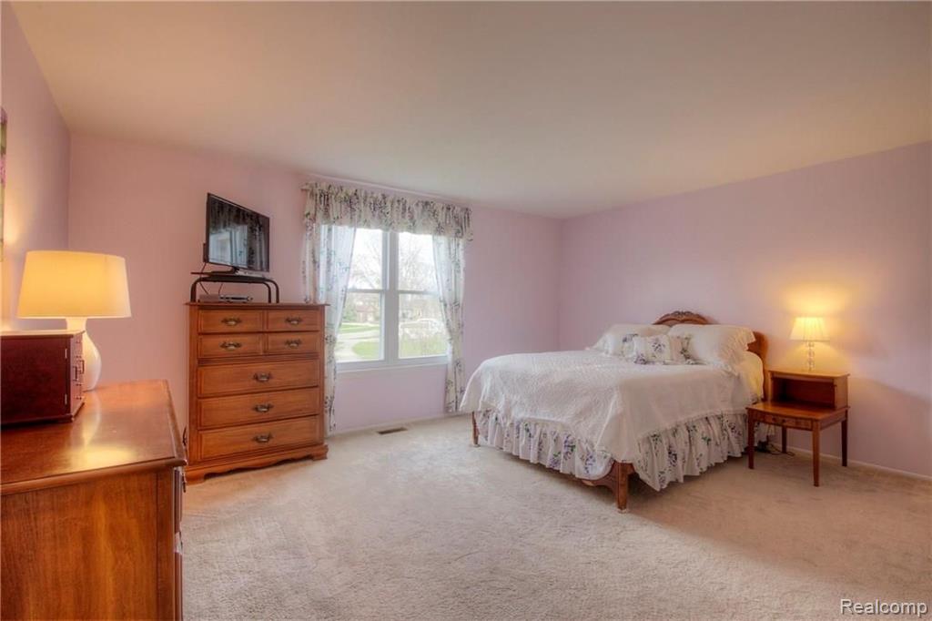 46675 Maidstone Road Canton, MI 48187 - Photo 22 of 41