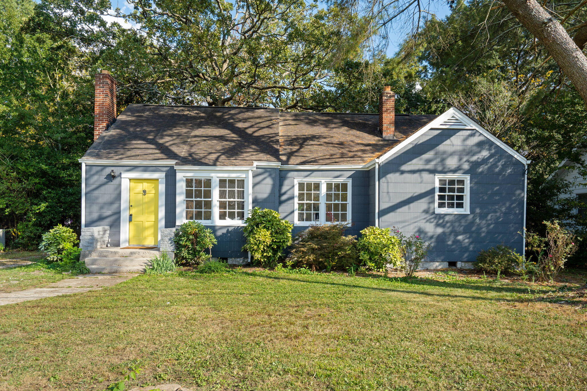 708 South Moore Road Chattanooga, TN 37412 - Photo 1 of 31 Front View