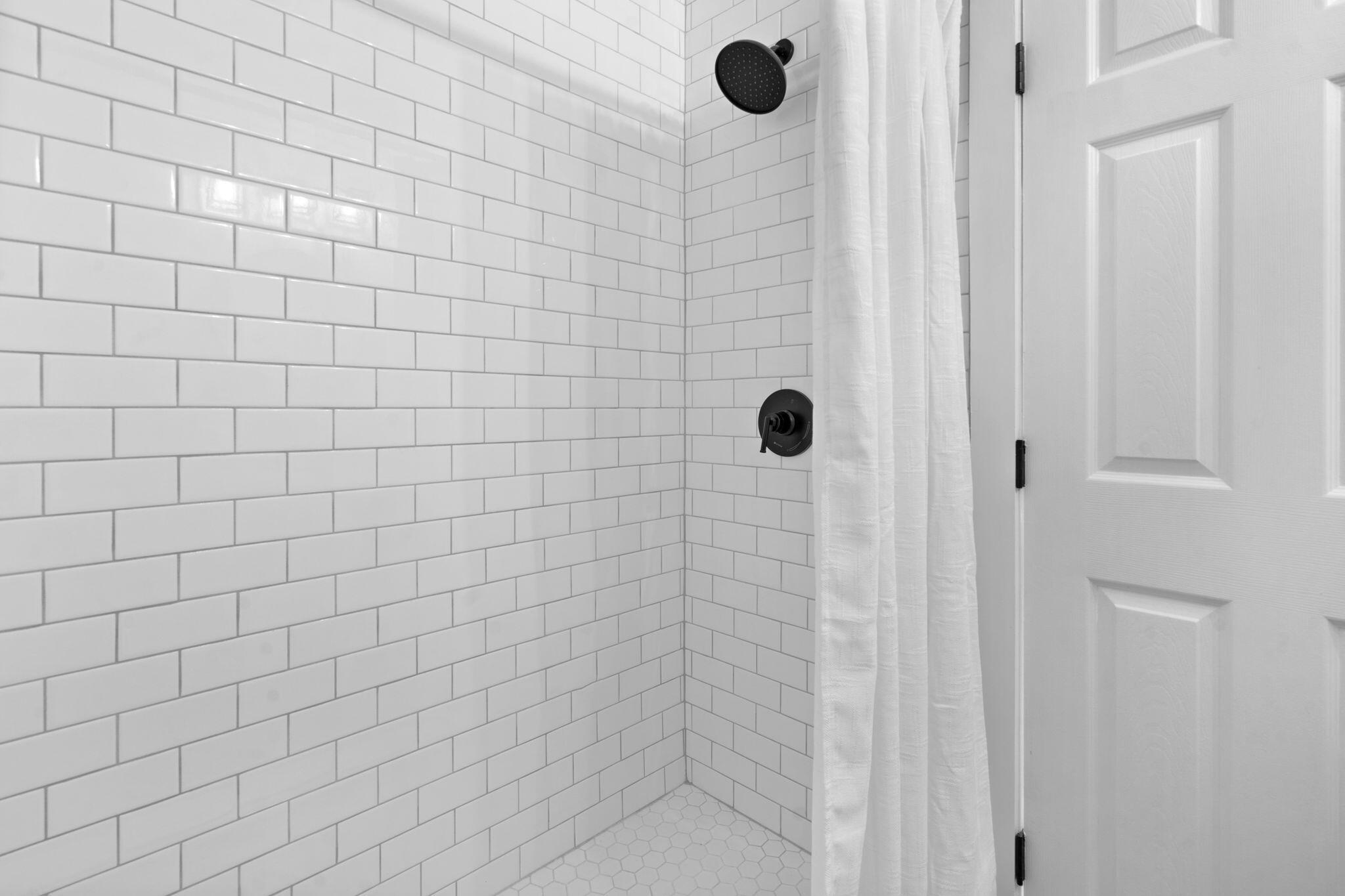 708 South Moore Road Chattanooga, TN 37412 - Photo 12 of 31 Bathroom 2