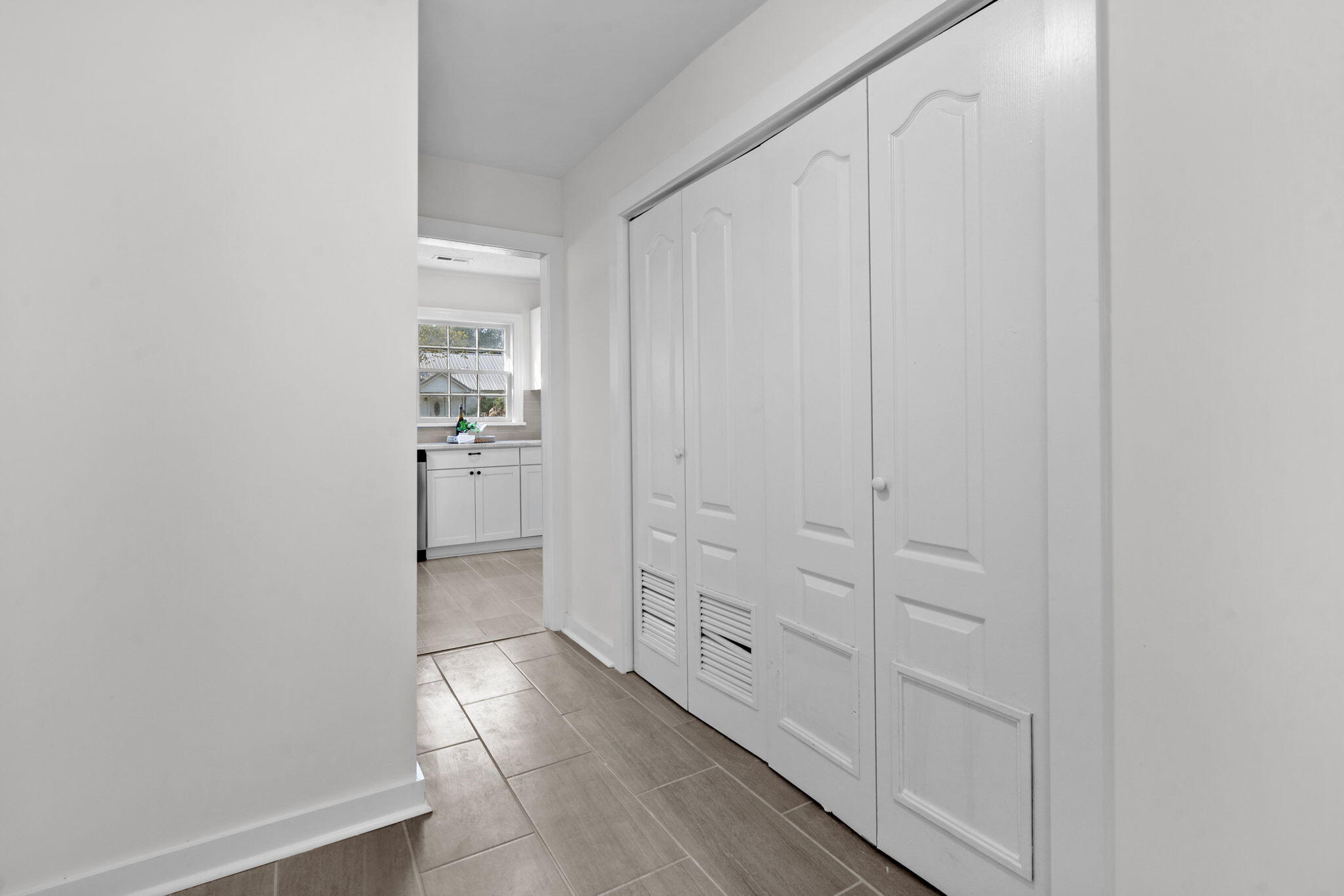 708 South Moore Road Chattanooga, TN 37412 - Photo 15 of 31 Mechanical Closet