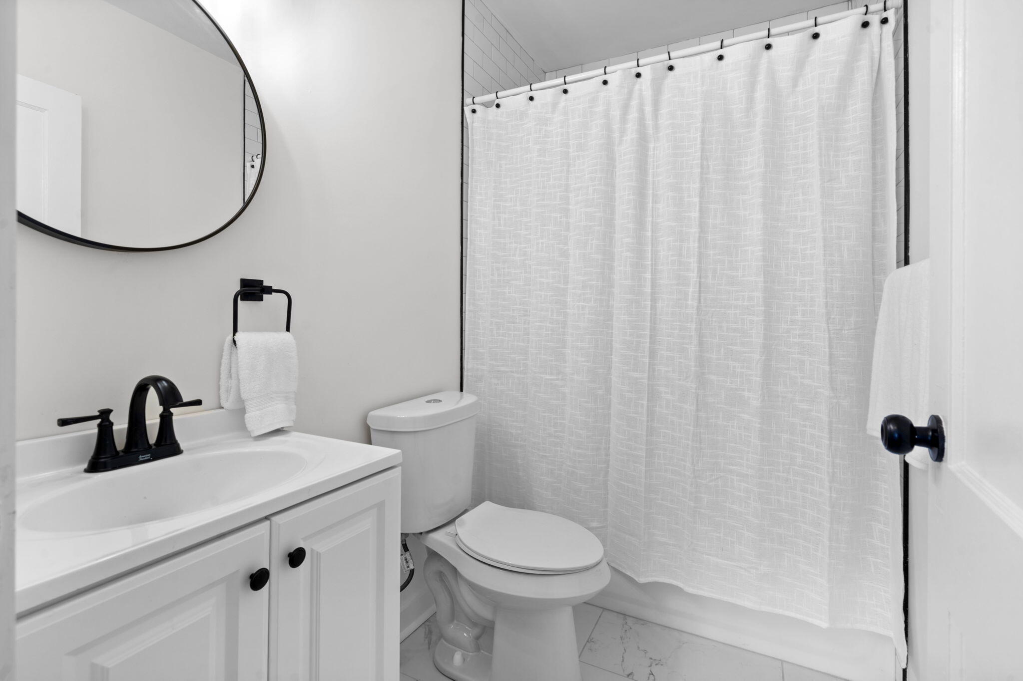 708 South Moore Road Chattanooga, TN 37412 - Photo 19 of 31 Bathroom 1