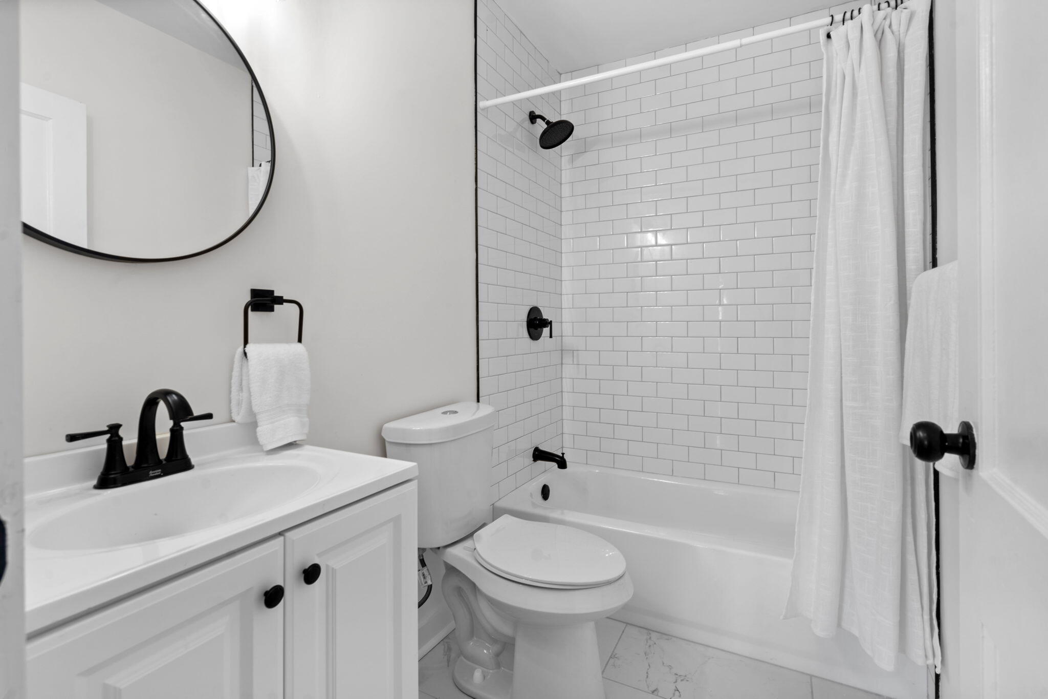 708 South Moore Road Chattanooga, TN 37412 - Photo 20 of 31 Bathroom 1