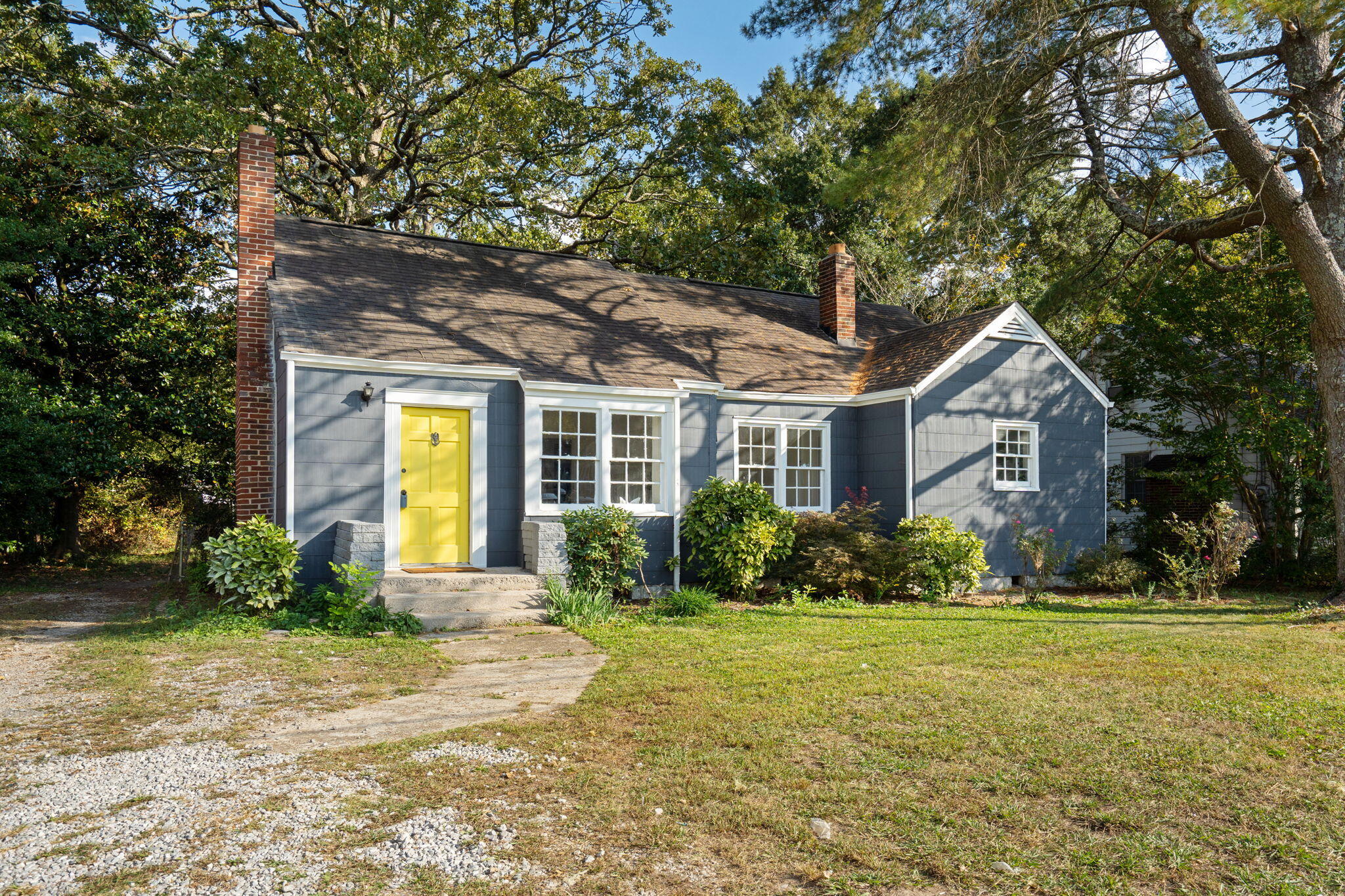 708 South Moore Road Chattanooga, TN 37412 - Photo 2 of 31 Front View