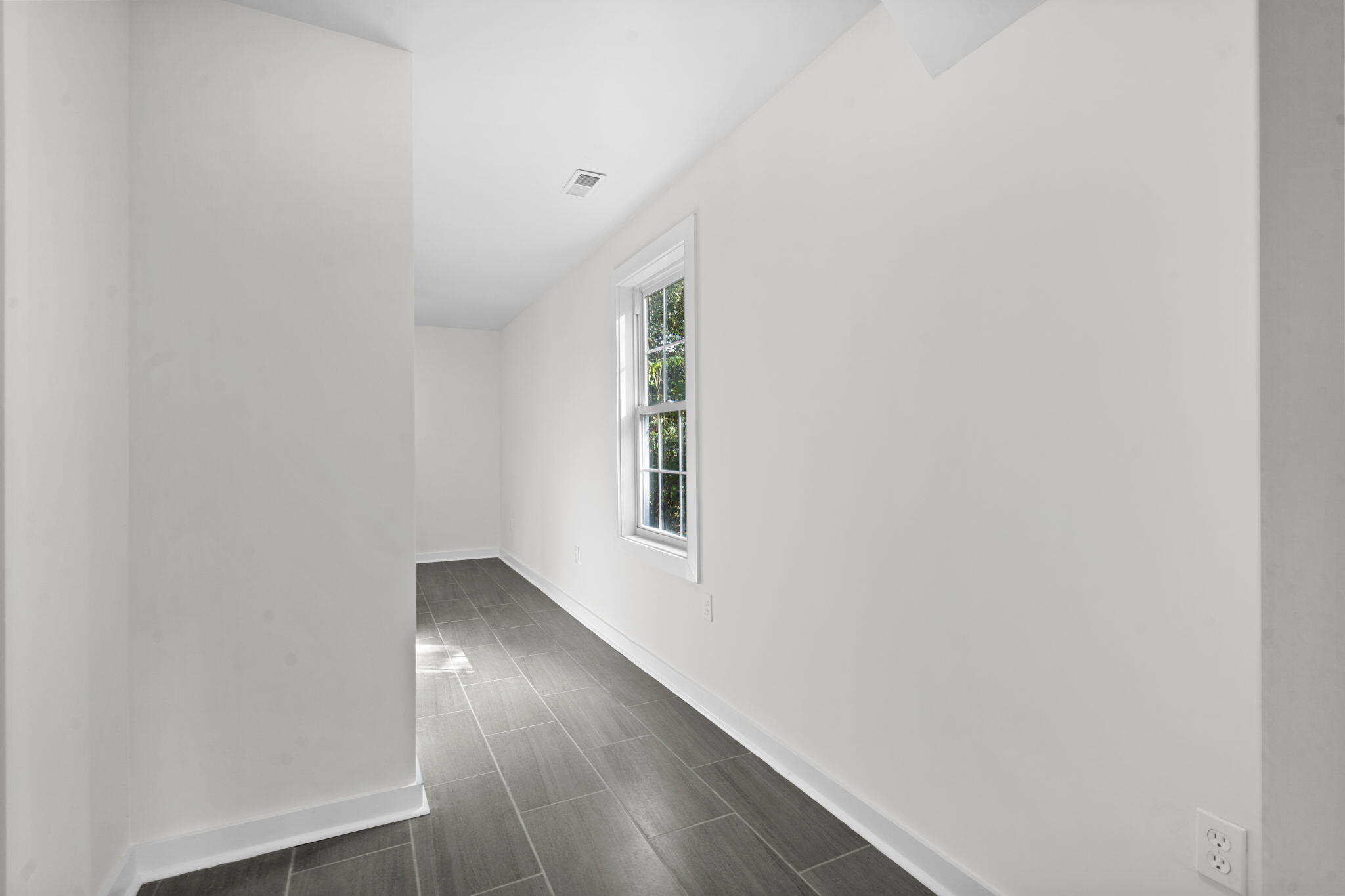 708 South Moore Road Chattanooga, TN 37412 - Photo 10 of 31 Back Hallway