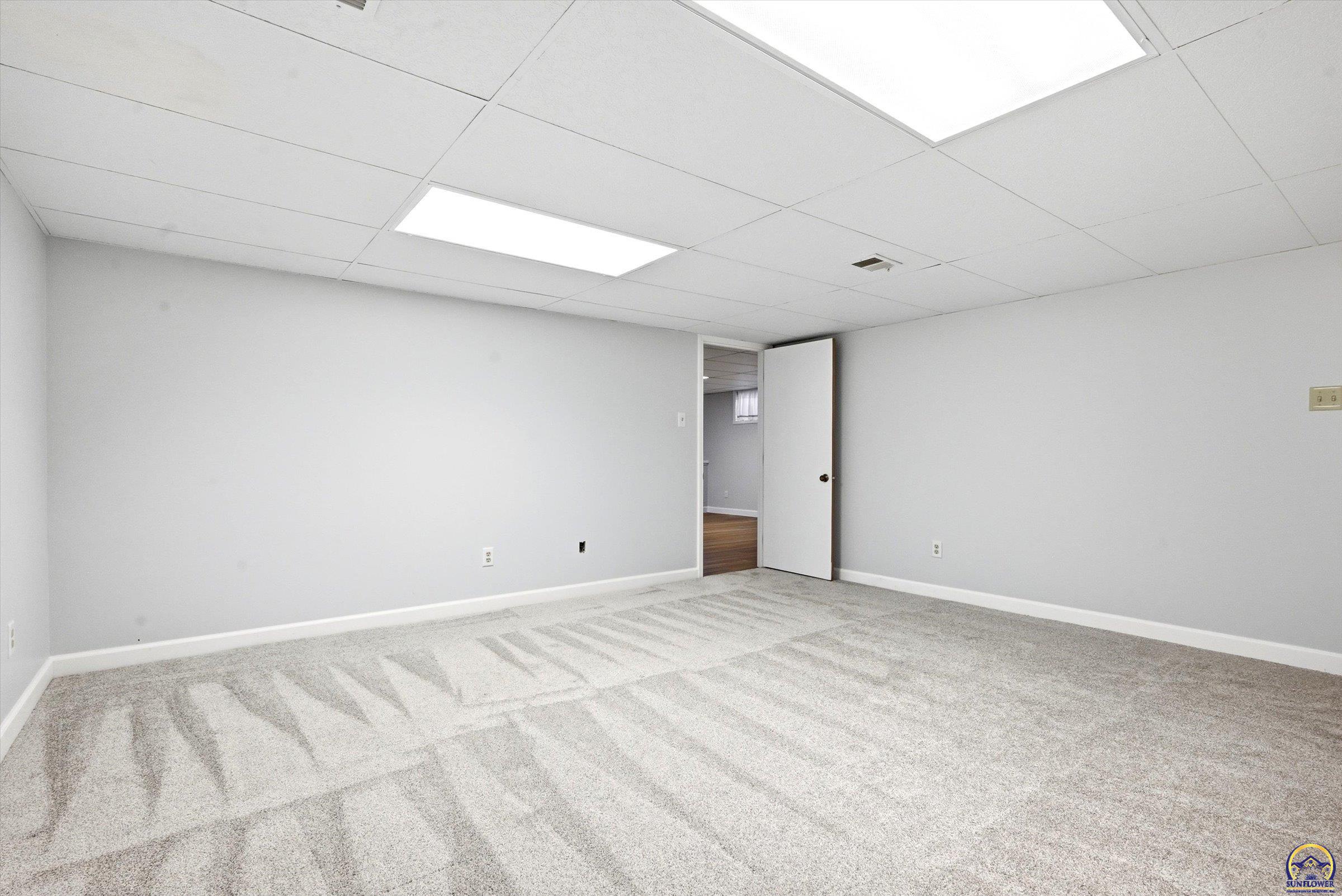 5500 Southwest Stonegate Court Topeka, KS 66606 - Photo 21 of 32