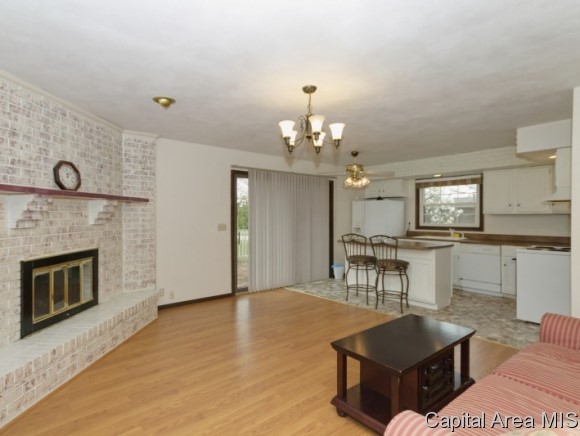 4 Carlsbad Court Springfield, IL 62712 - Photo 9 of 23