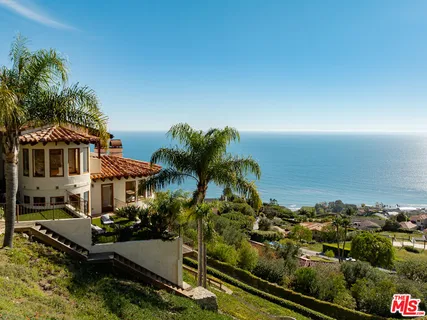 $5,000,000 | 4240 Avenida De La Encinal, Malibu, CA 90265