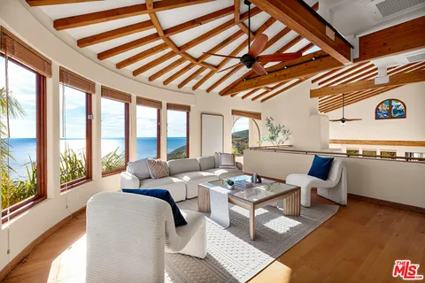 $5,000,000 | 4240 Avenida De La Encinal, Malibu, CA 90265