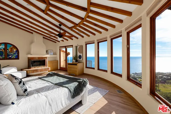 $5,000,000 | 4240 Avenida De La Encinal, Malibu, CA 90265