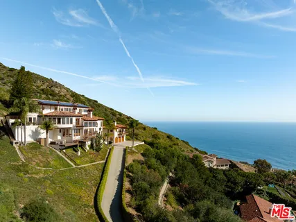 $5,000,000 | 4240 Avenida De La Encinal, Malibu, CA 90265
