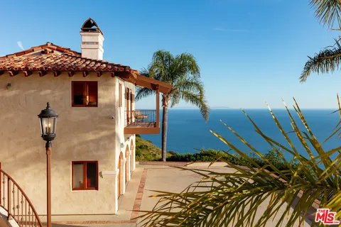 $5,000,000 | 4240 Avenida De La Encinal, Malibu, CA 90265