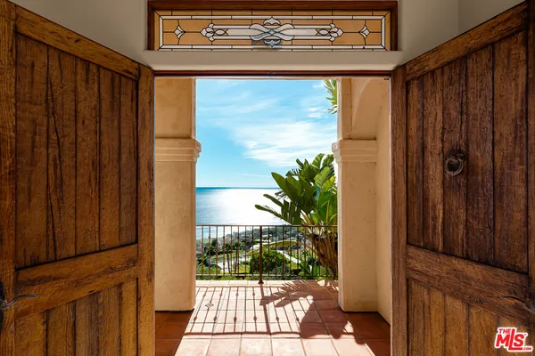 $5,000,000 | 4240 Avenida De La Encinal, Malibu, CA 90265