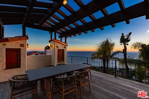 $5,000,000 | 4240 Avenida De La Encinal, Malibu, CA 90265