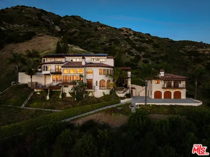 $5,000,000 | 4240 Avenida De La Encinal, Malibu, CA 90265