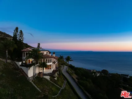 $5,000,000 | 4240 Avenida De La Encinal, Malibu, CA 90265