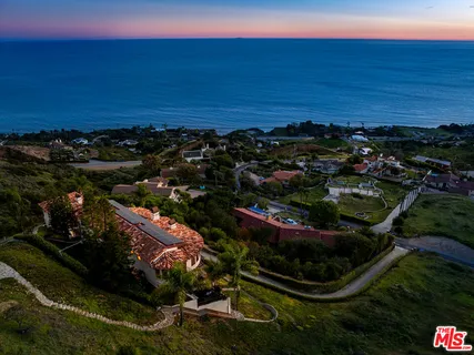 $5,000,000 | 4240 Avenida De La Encinal, Malibu, CA 90265