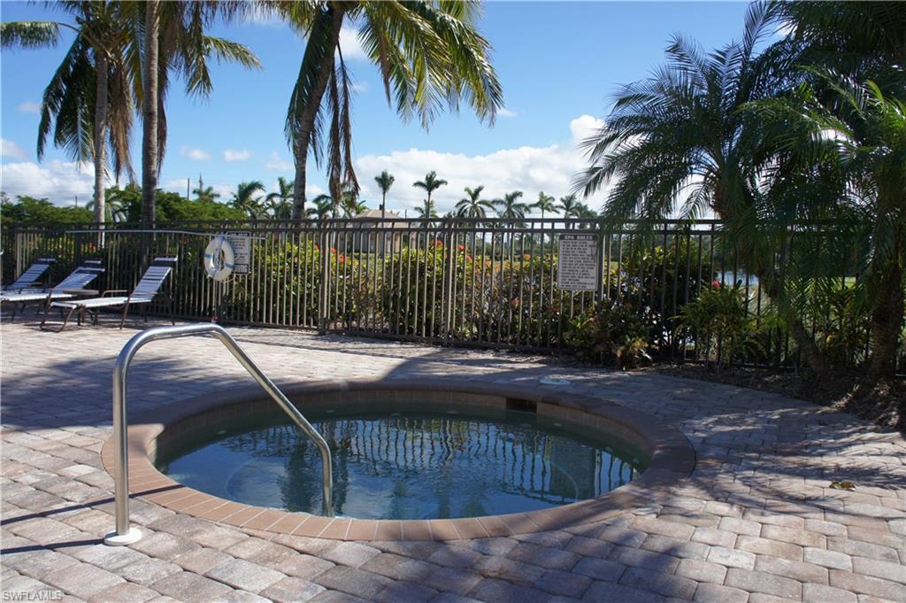 16192 Parque Lane Naples, FL 34110 - Photo 18 of 27 Community Spa