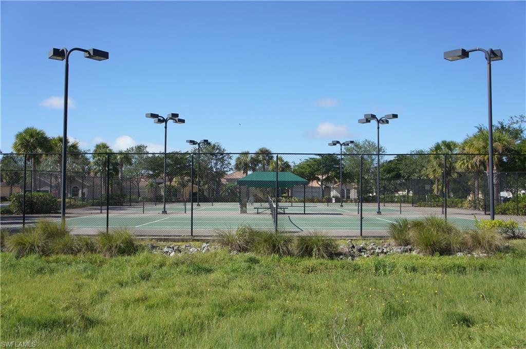 16192 Parque Lane Naples, FL 34110 - Photo 26 of 27 Community Tennis Court