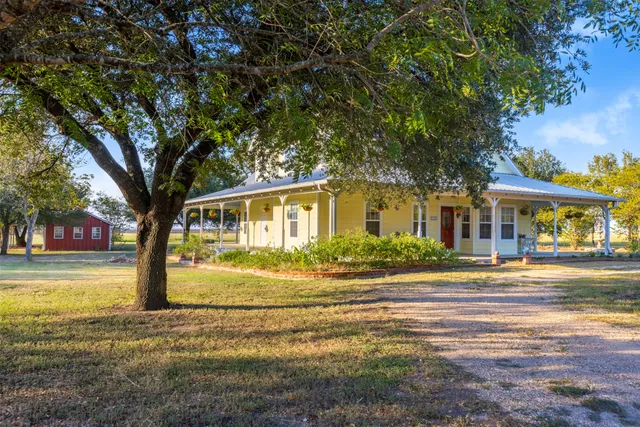 $1,425,000 | 1610 County Road 463, Coupland, TX 78615