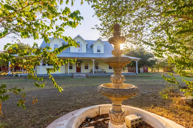 $1,425,000 | 1610 County Road 463, Coupland, TX 78615