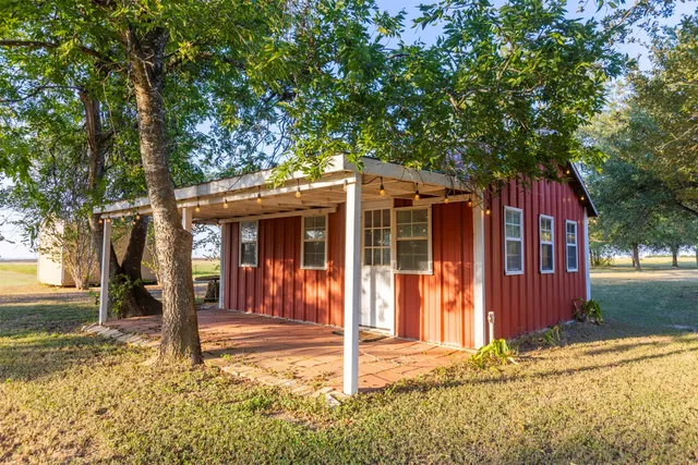 $1,425,000 | 1610 County Road 463, Coupland, TX 78615